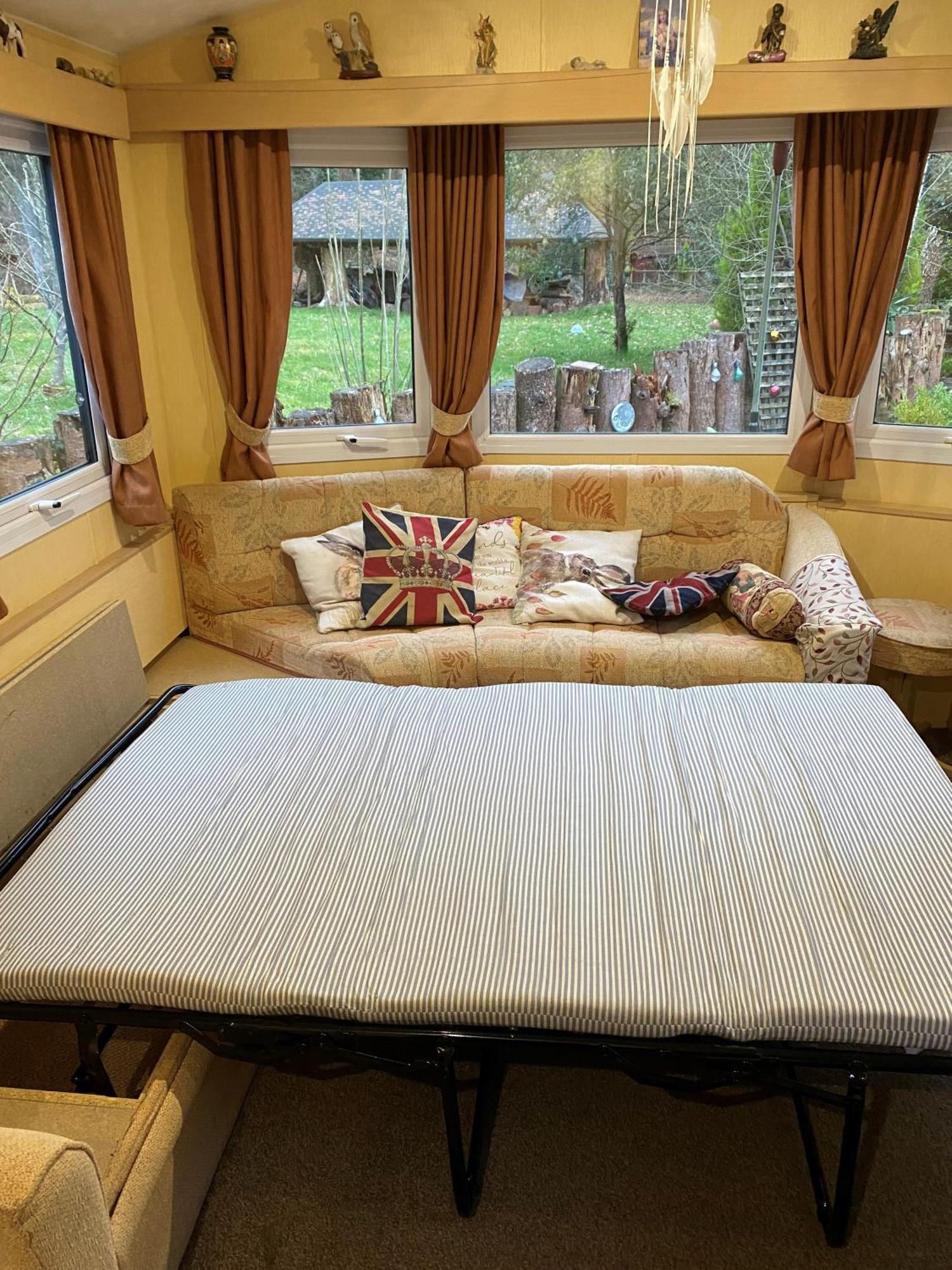 Secluded Woodland Hideaway - 2 Bed With Private Parking *