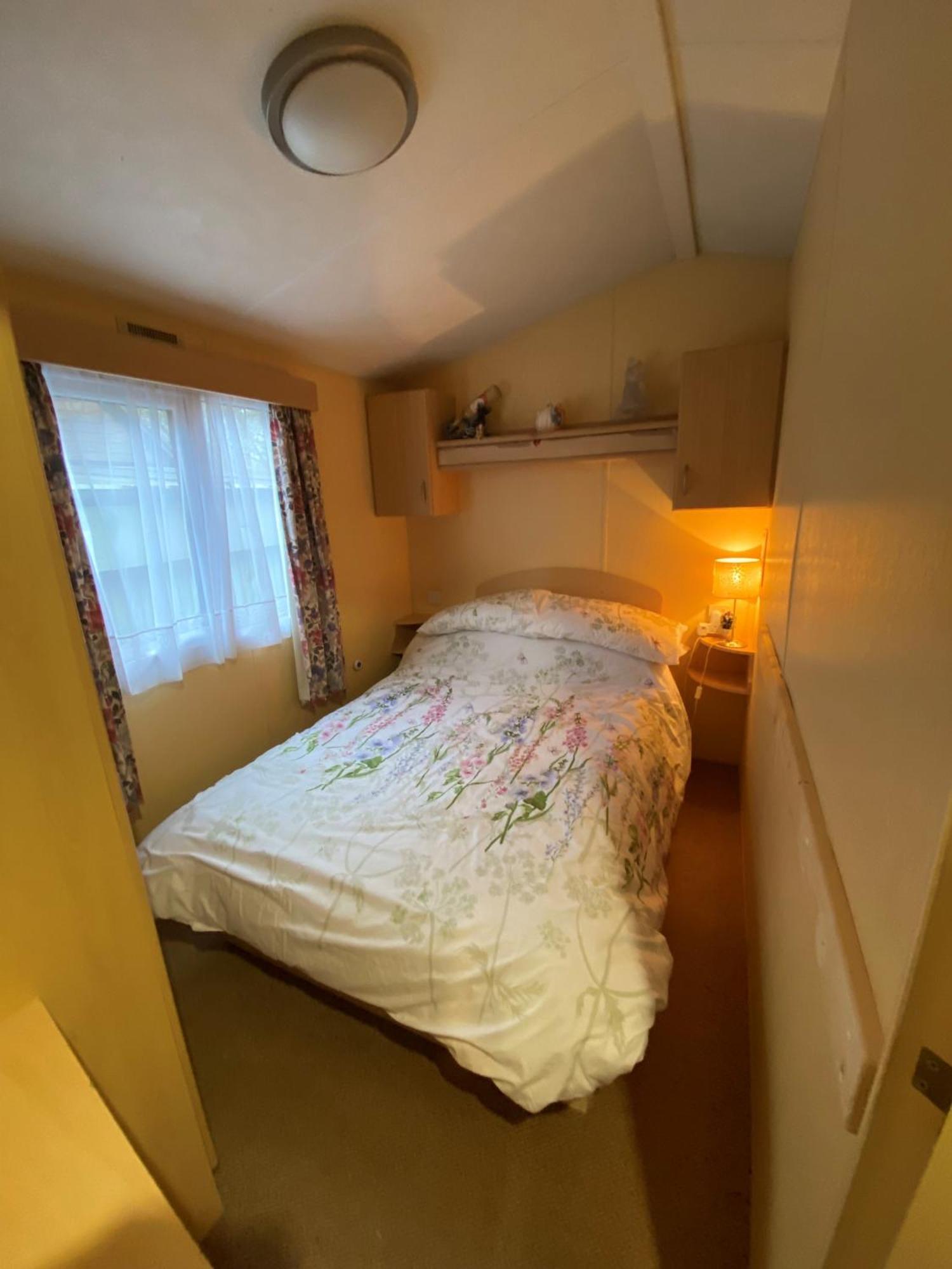 Secluded Woodland Hideaway - 2 Bed With Private Parking Holiday home *
