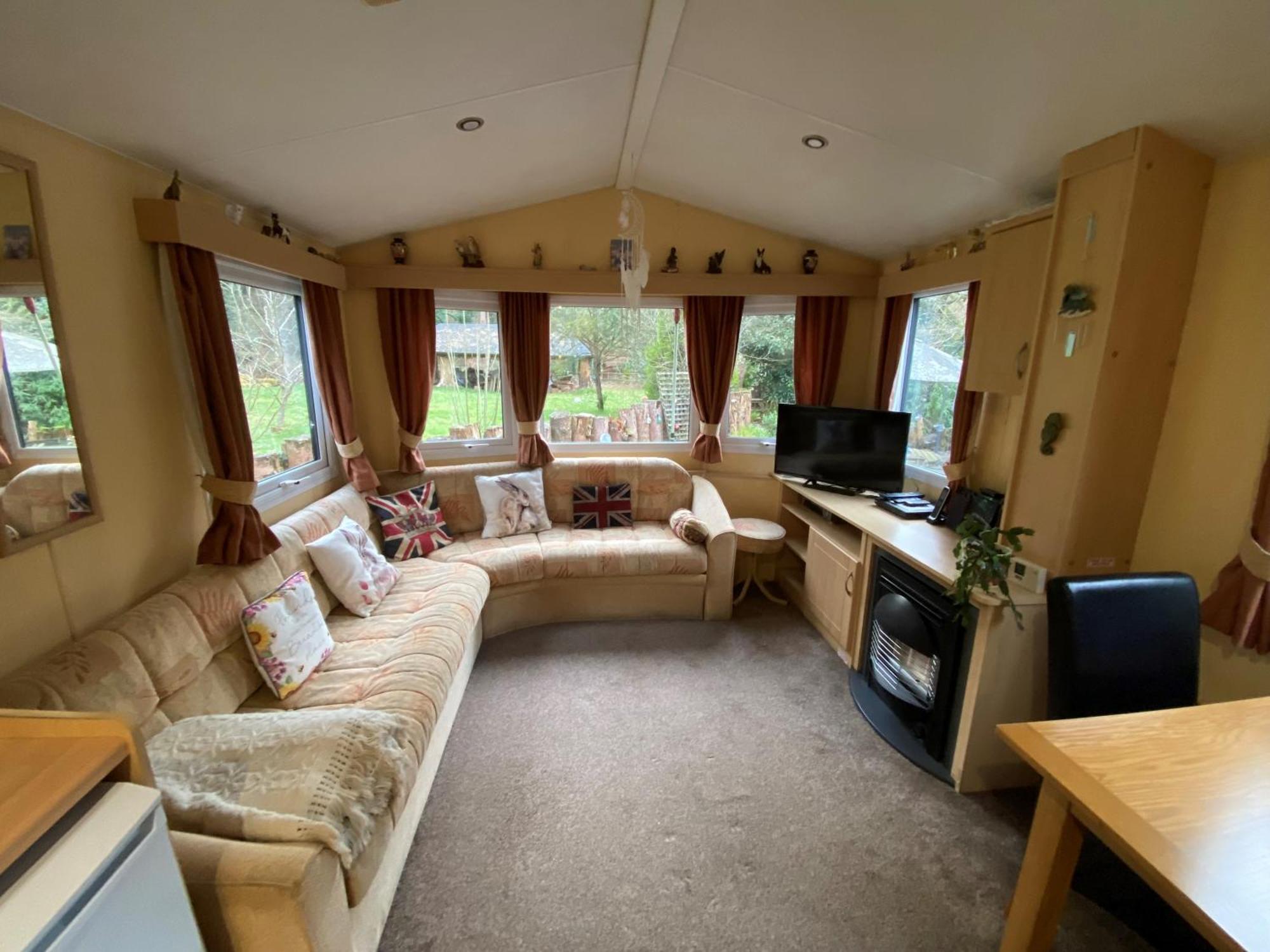 Secluded Woodland Hideaway - 2 Bed With Private Parking *